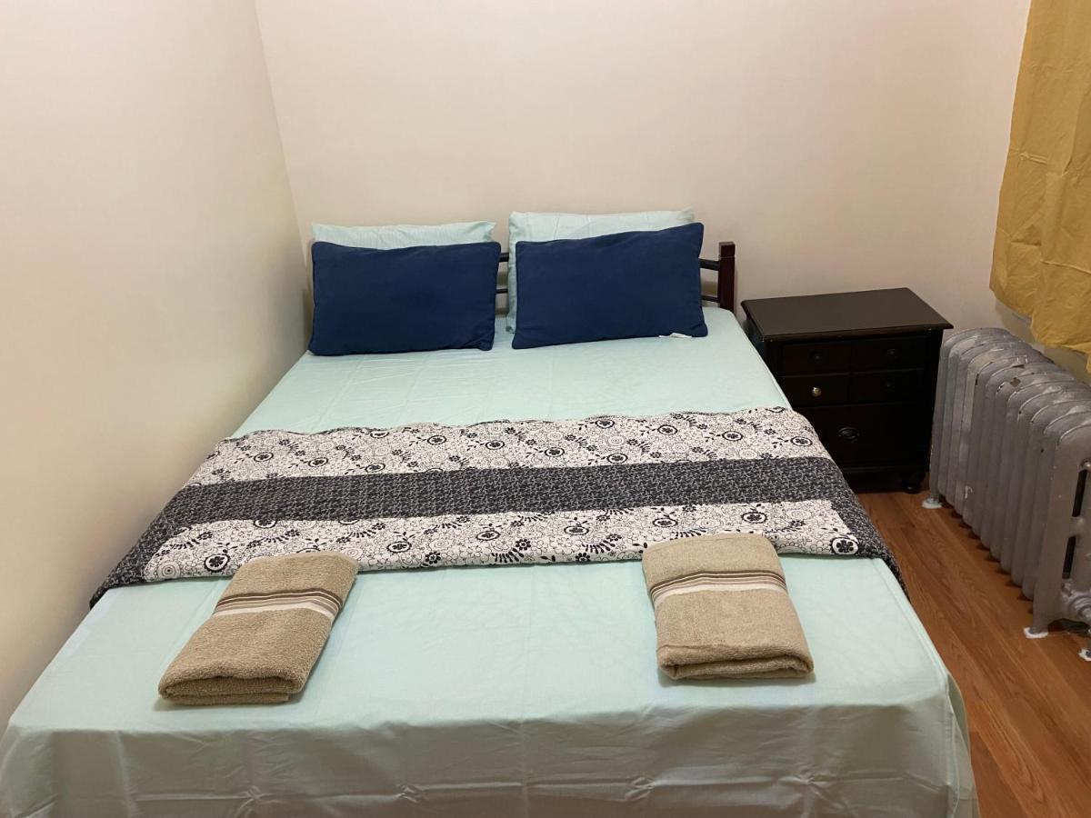 A Pleasant Room In Queens New York Exterior photo