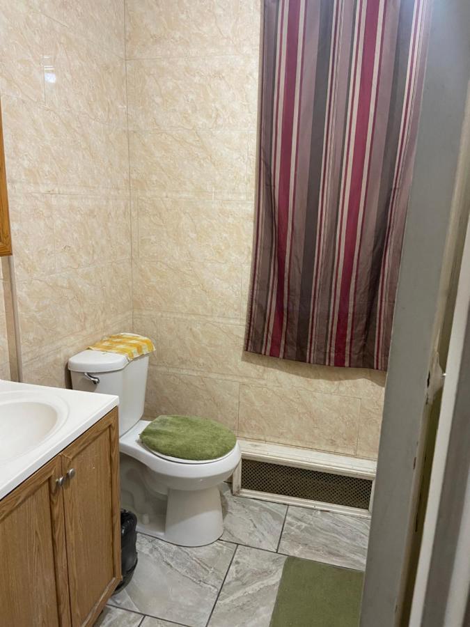 A Pleasant Room In Queens New York Exterior photo